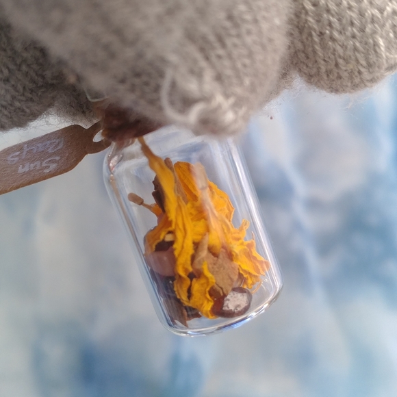 Sun Rays Spell Bottle - Picture 2 of 3